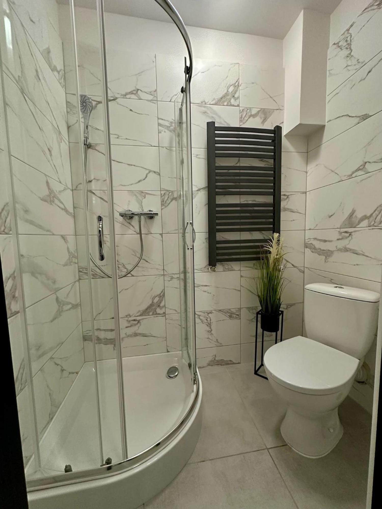Marianowka Apartment Legnica Bagian luar foto