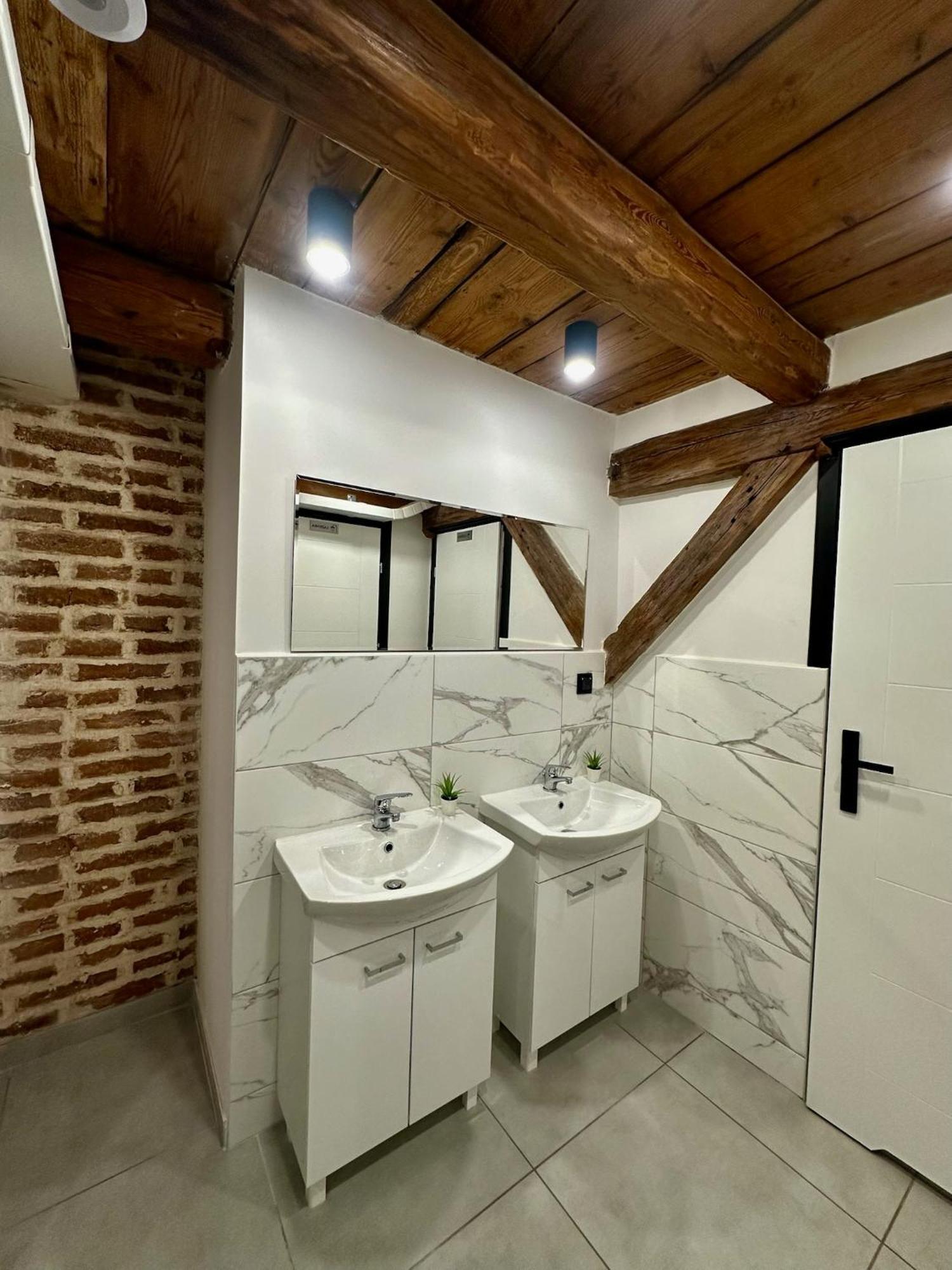 Marianowka Apartment Legnica Bagian luar foto