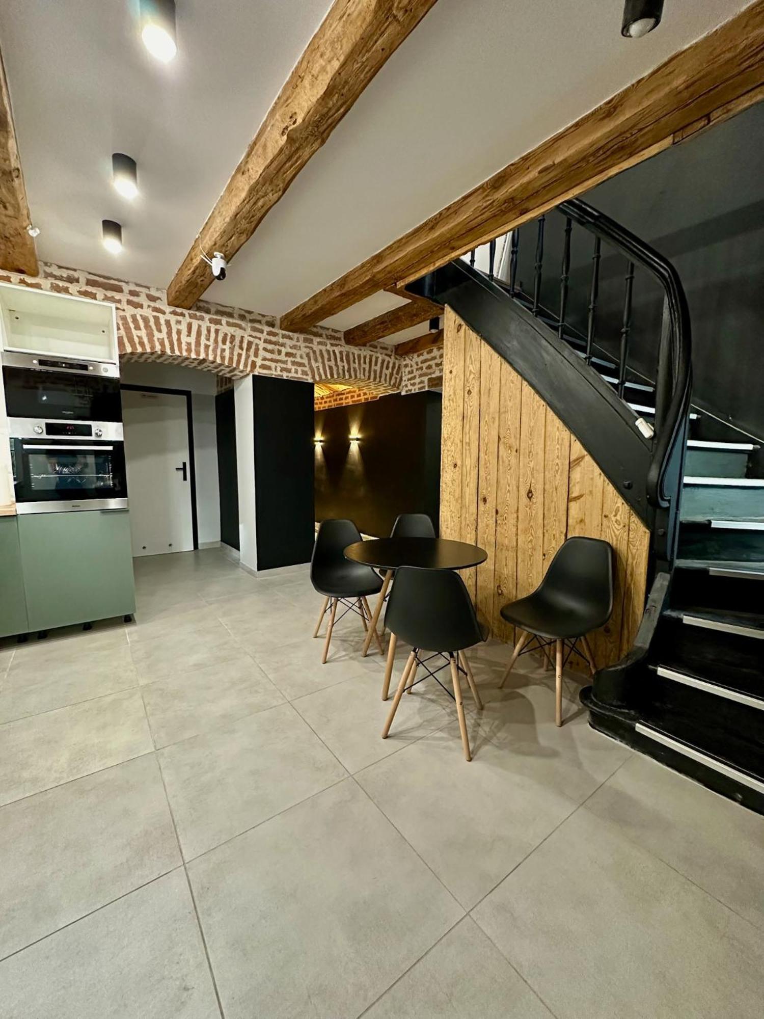 Marianowka Apartment Legnica Bagian luar foto