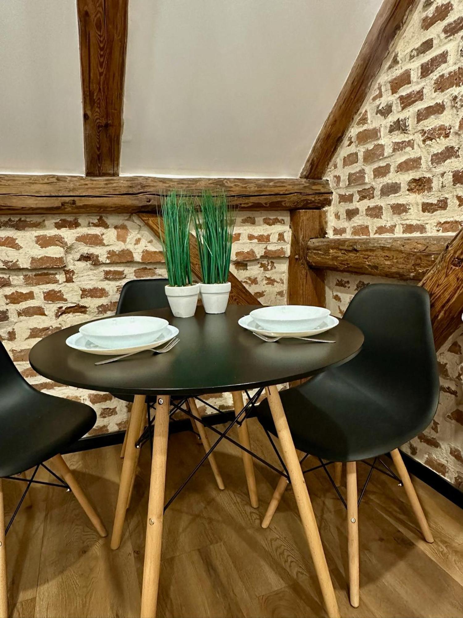 Marianowka Apartment Legnica Bagian luar foto