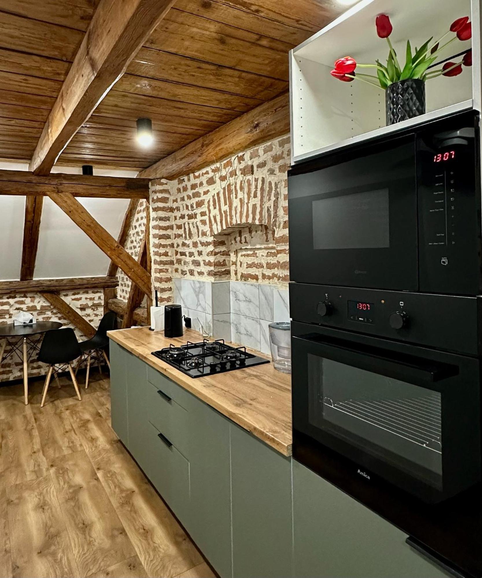 Marianowka Apartment Legnica Bagian luar foto