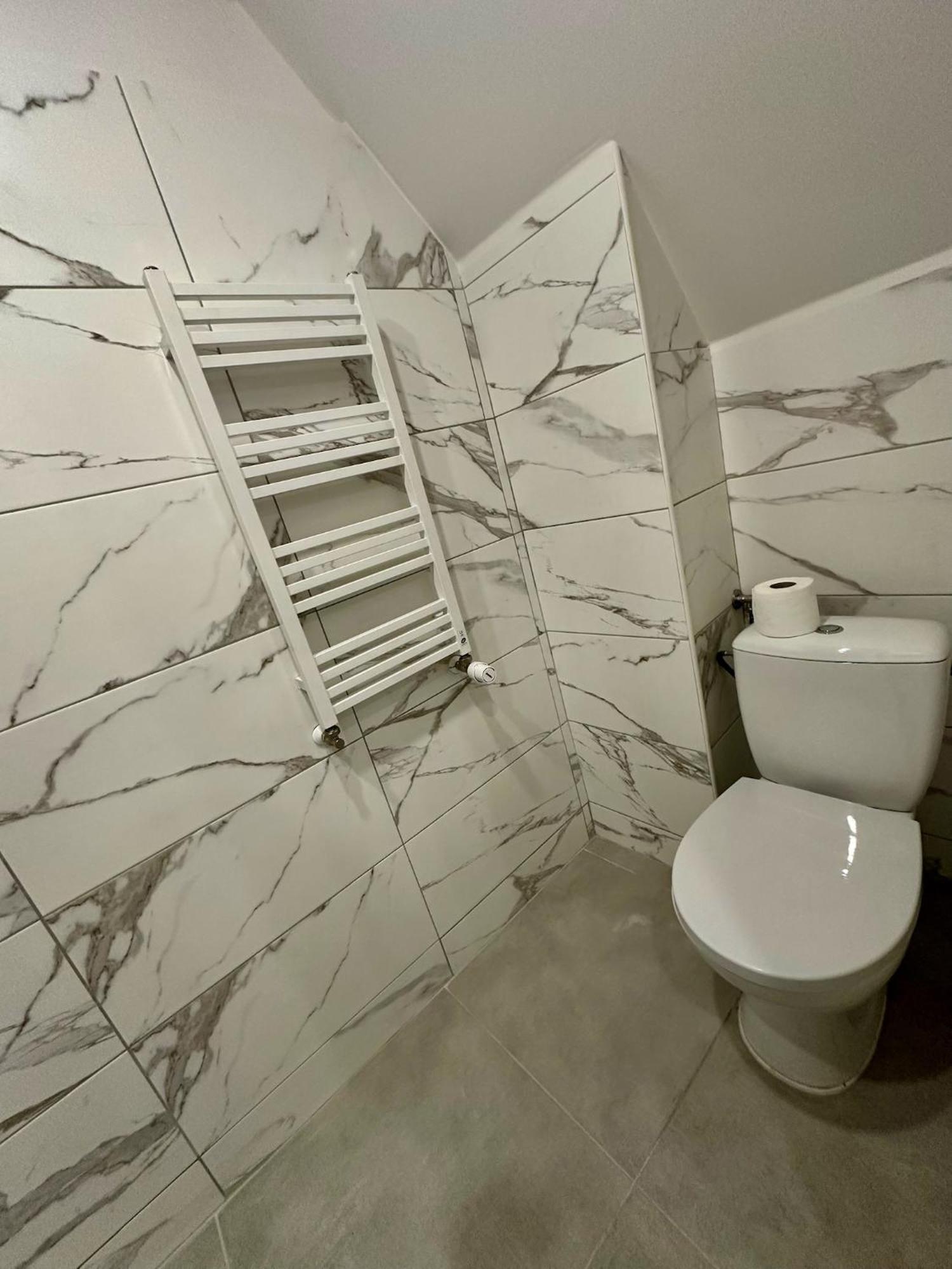 Marianowka Apartment Legnica Bagian luar foto