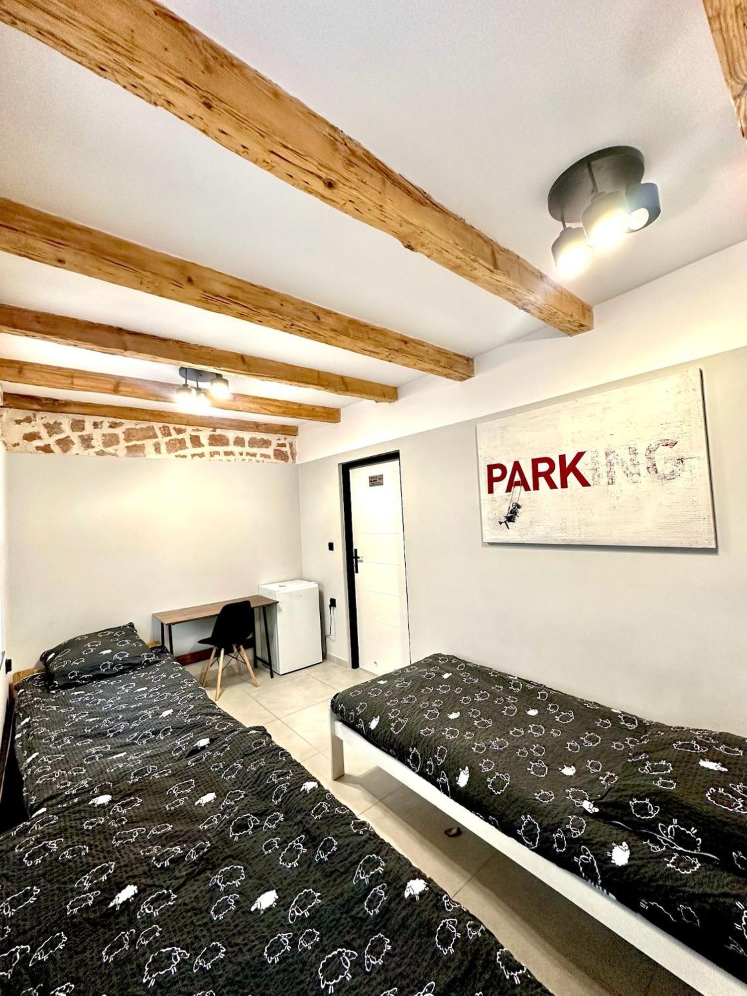 Marianowka Apartment Legnica Bagian luar foto