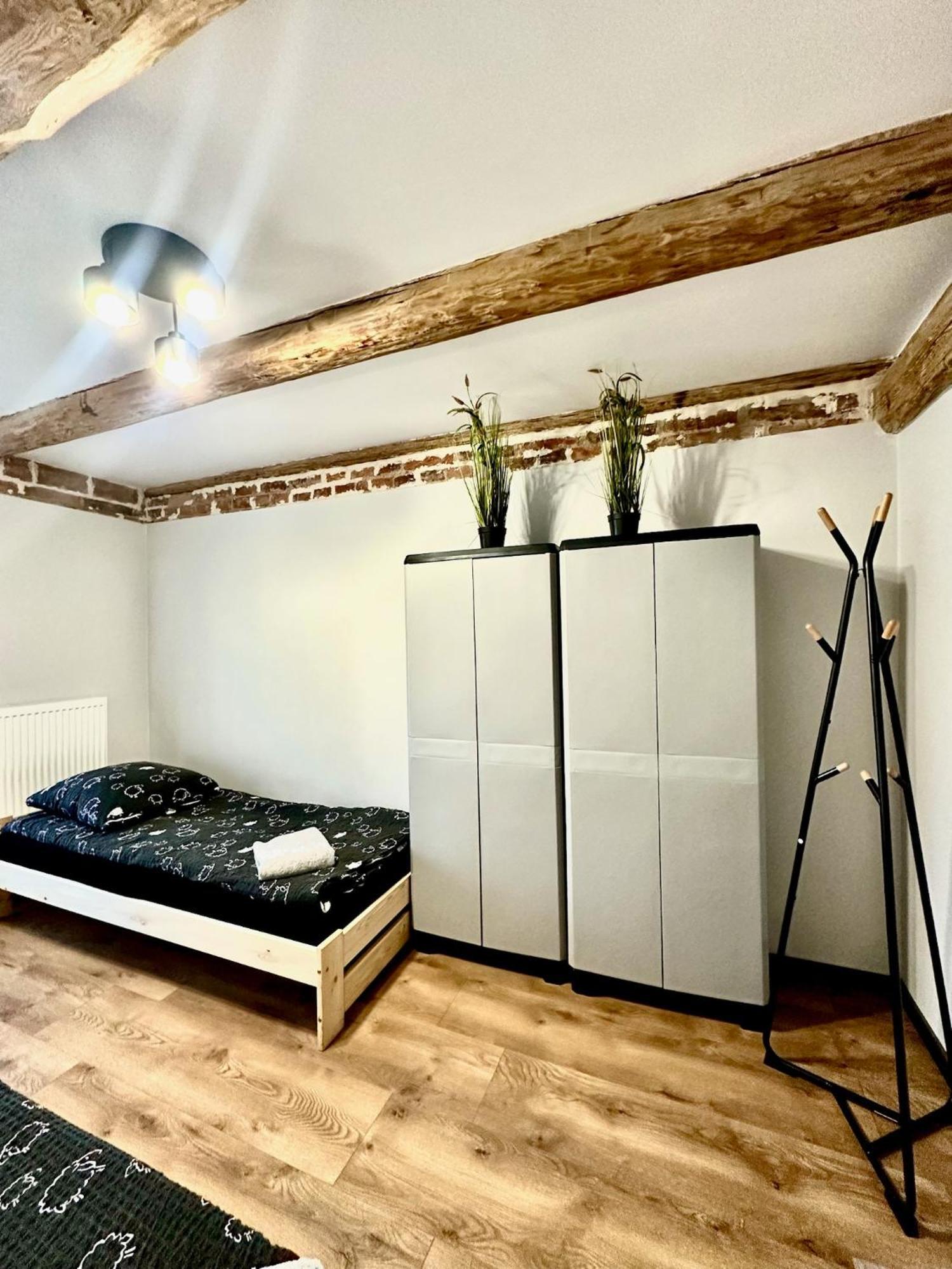 Marianowka Apartment Legnica Bagian luar foto