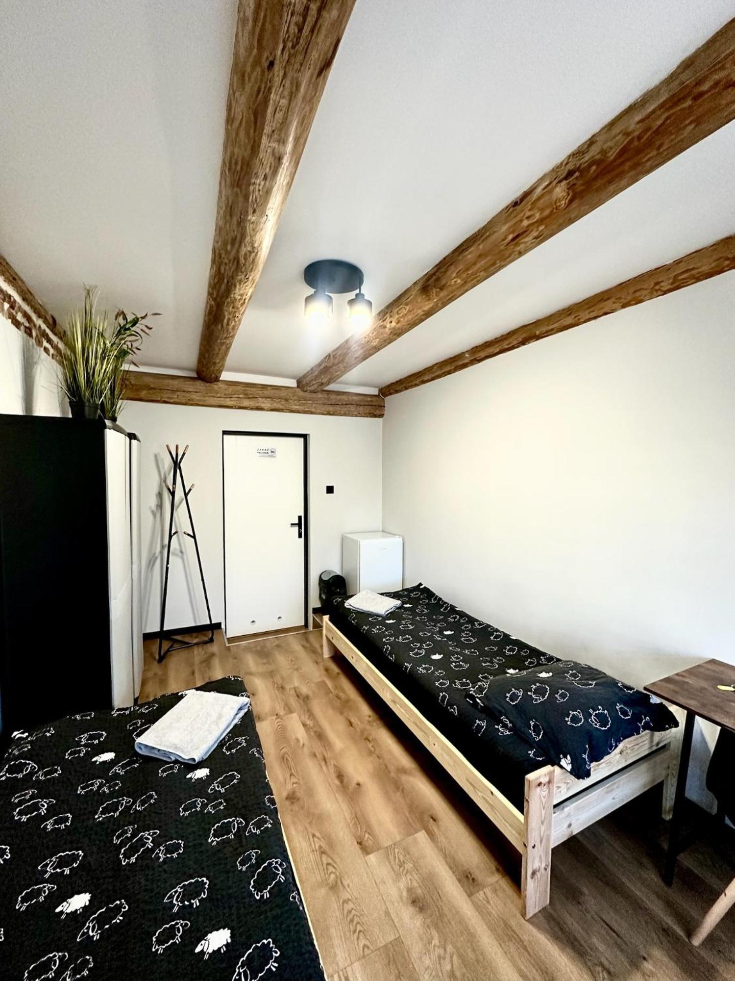 Marianowka Apartment Legnica Bagian luar foto