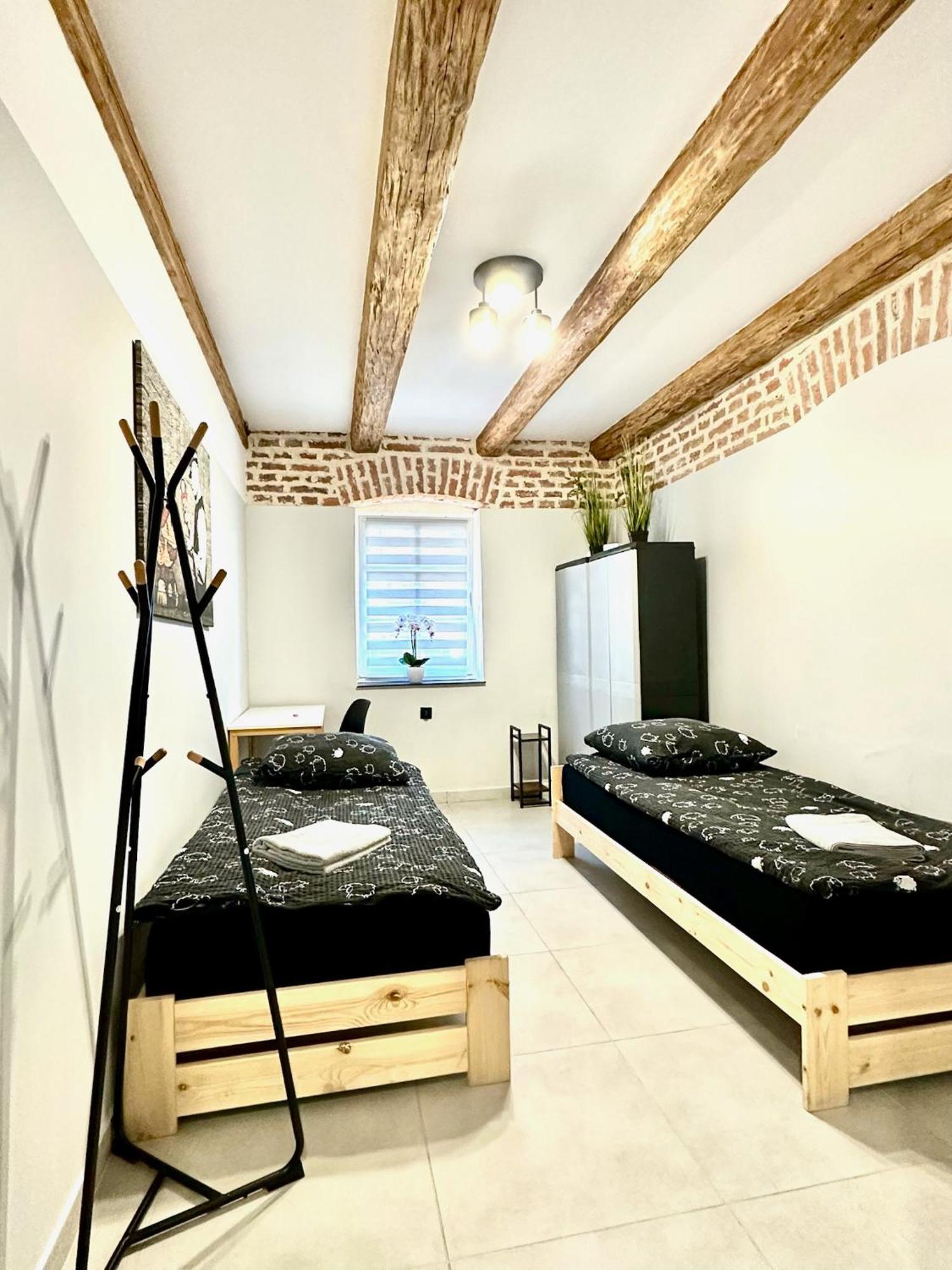 Marianowka Apartment Legnica Bagian luar foto