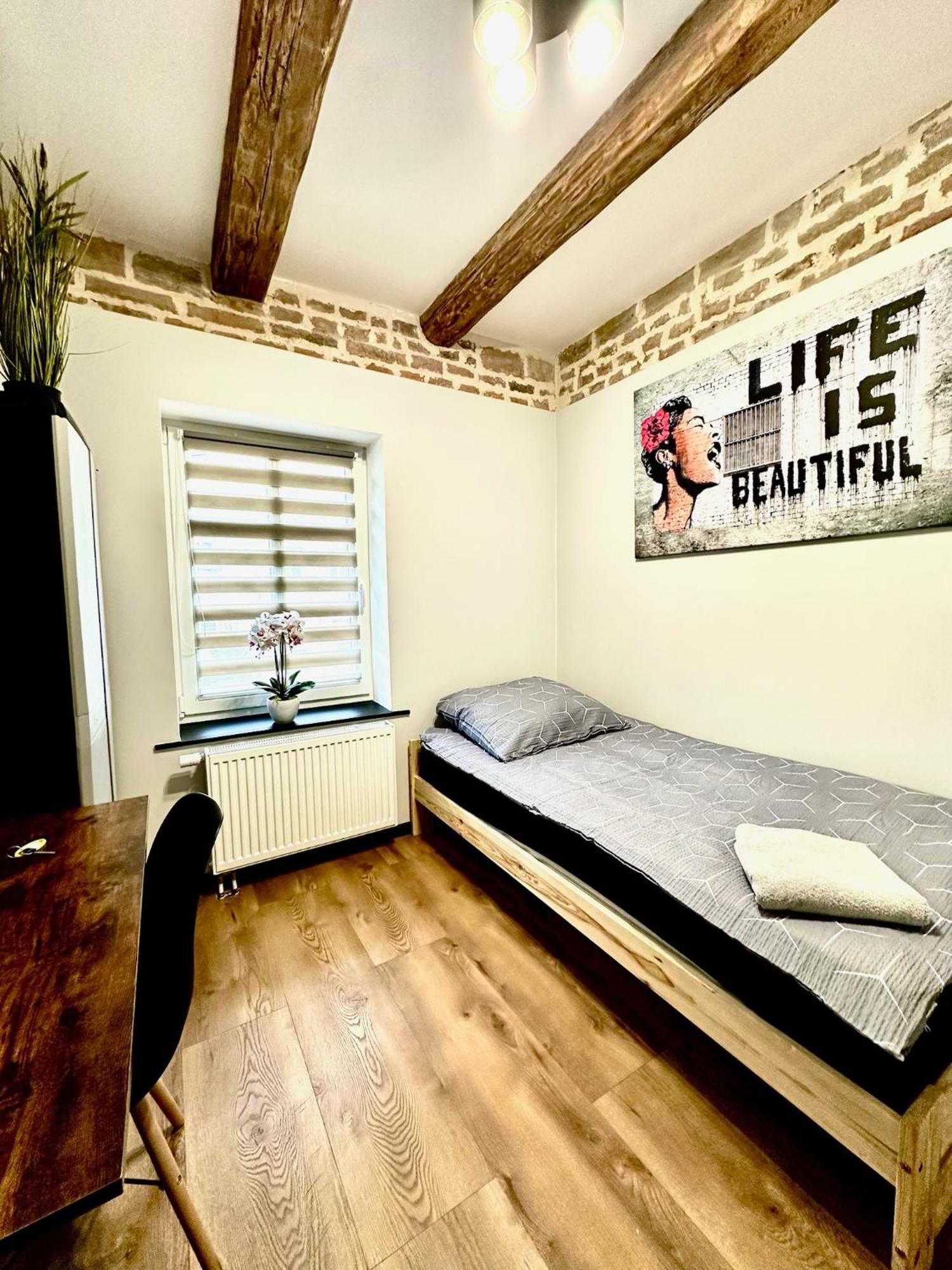 Marianowka Apartment Legnica Bagian luar foto